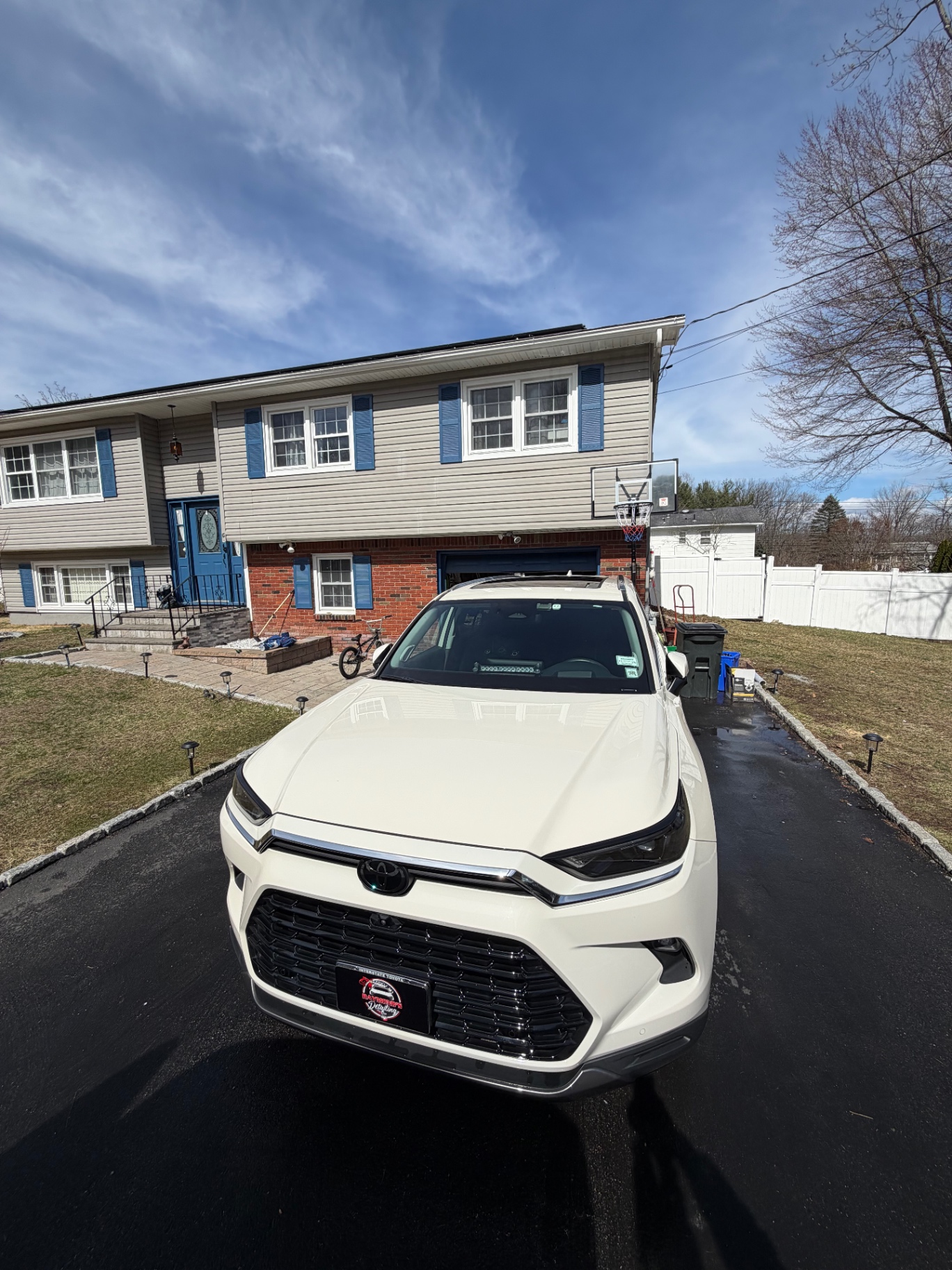 White Toyota RAV4 after a mobile wash and wax
